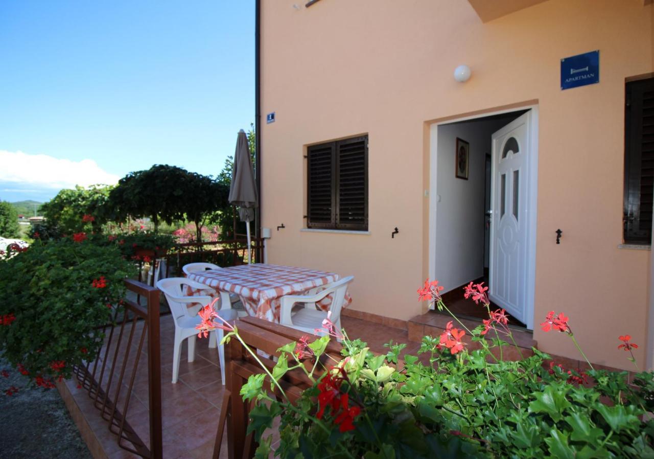 Apartment Liliana Near Beach Poreč Extérieur photo