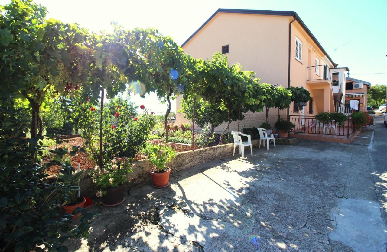 Apartment Liliana Near Beach Poreč Extérieur photo