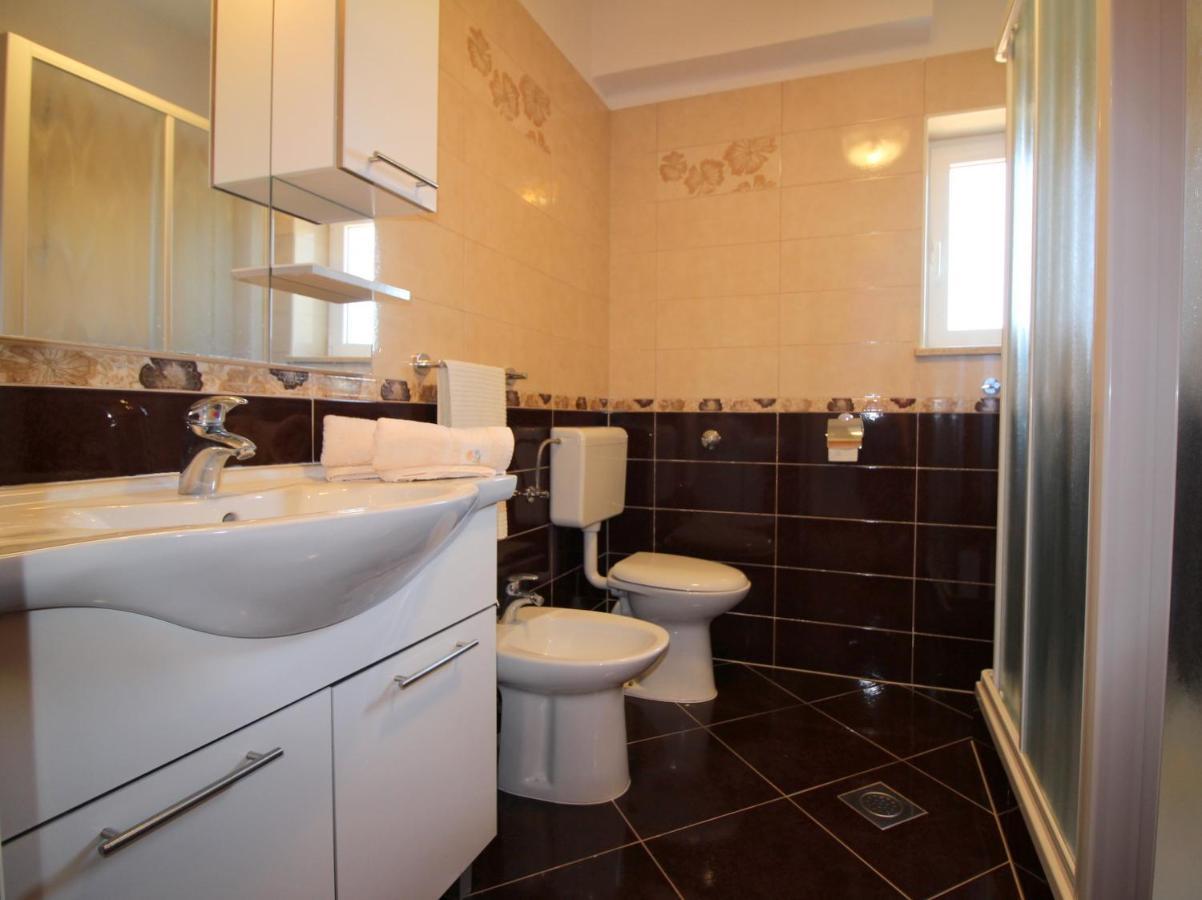 Apartment Liliana Near Beach Poreč Extérieur photo